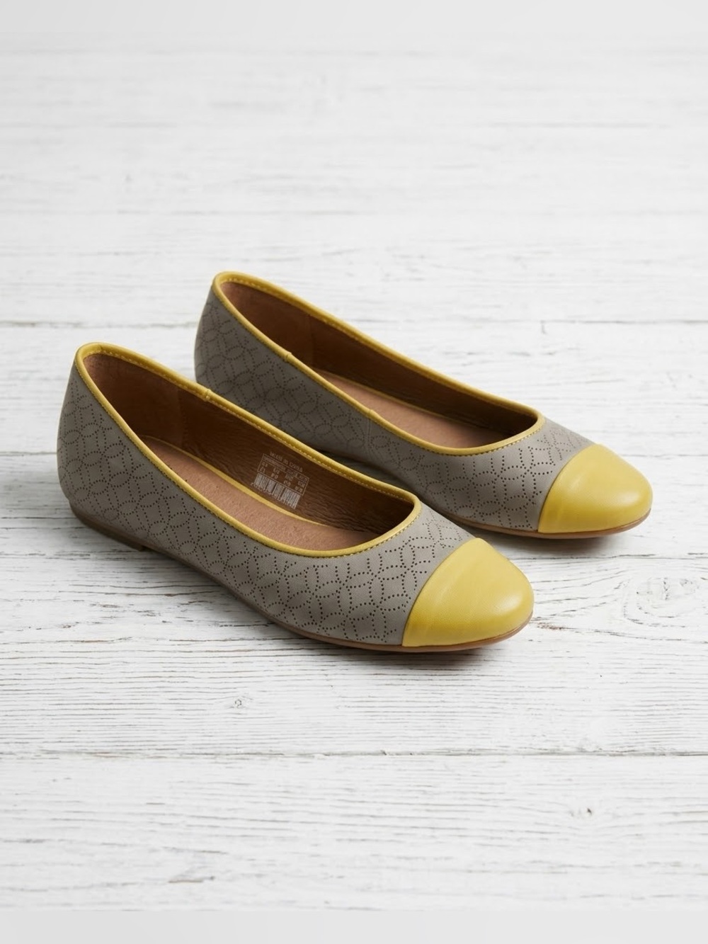 Fossil Gray Perforated Leather Ballet Flats Yellow Cap Toe Slip On Shoes 7.5